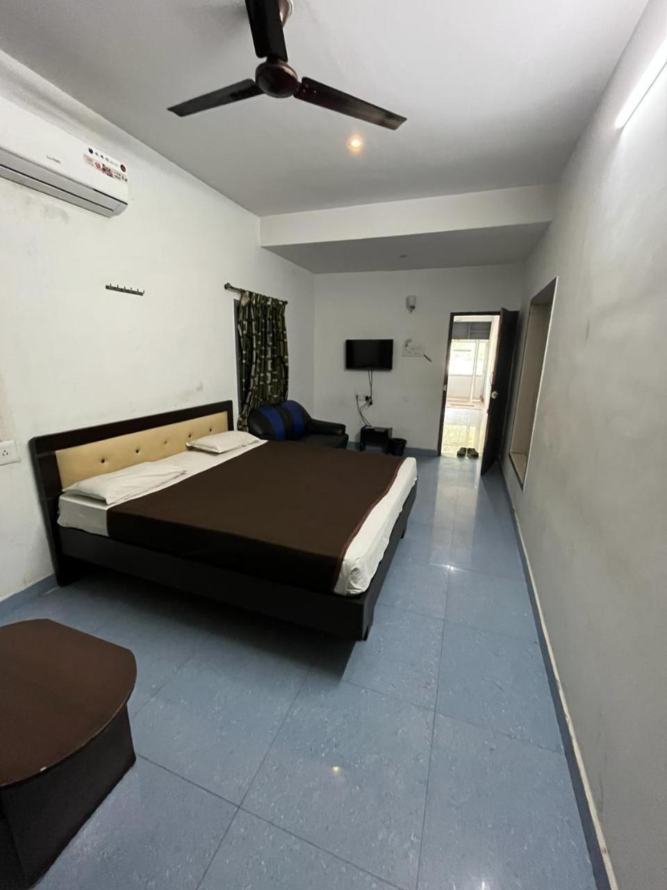 The Alp Hotel مادوراي المظهر الخارجي الصورة