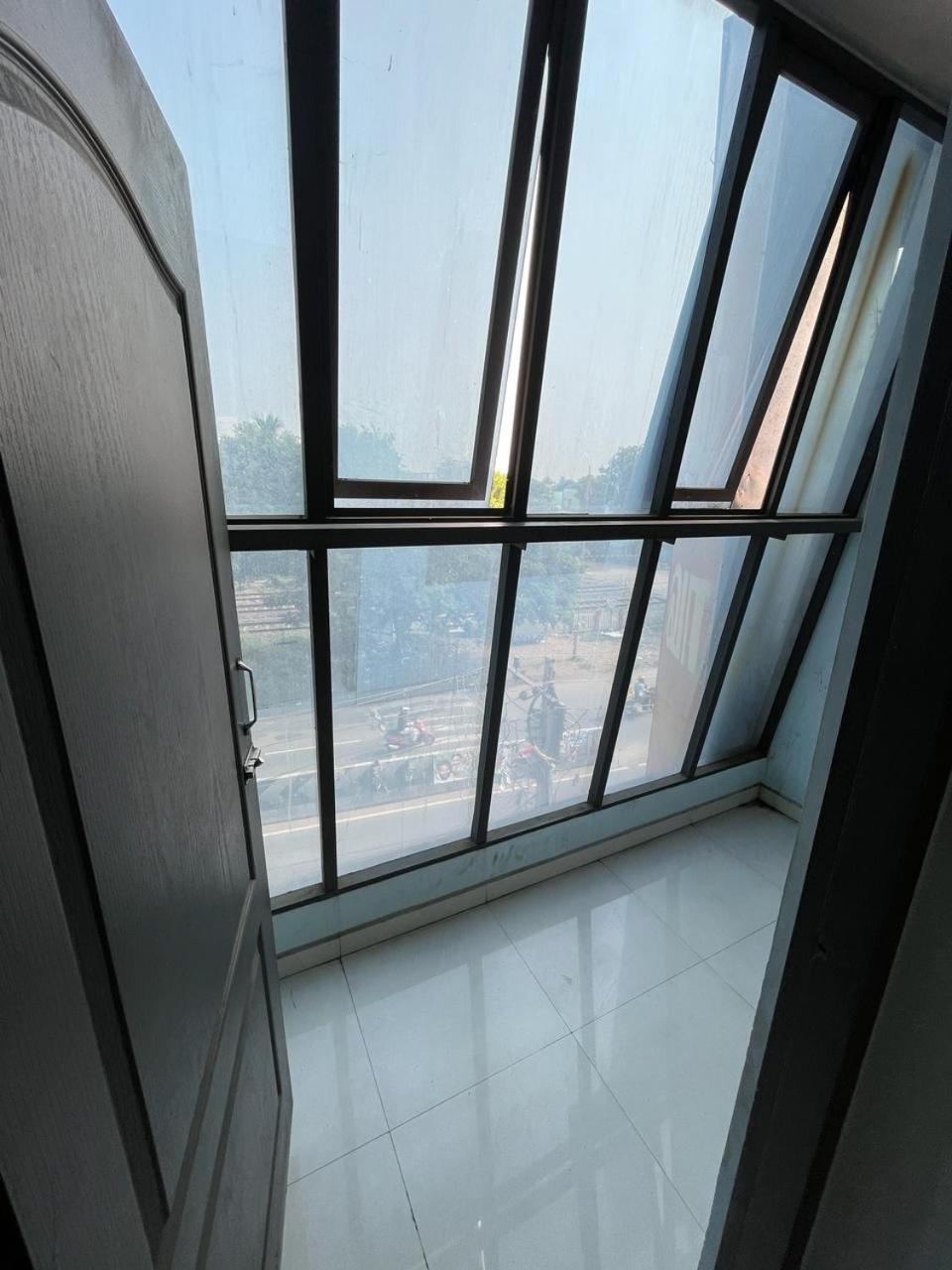 The Alp Hotel مادوراي المظهر الخارجي الصورة